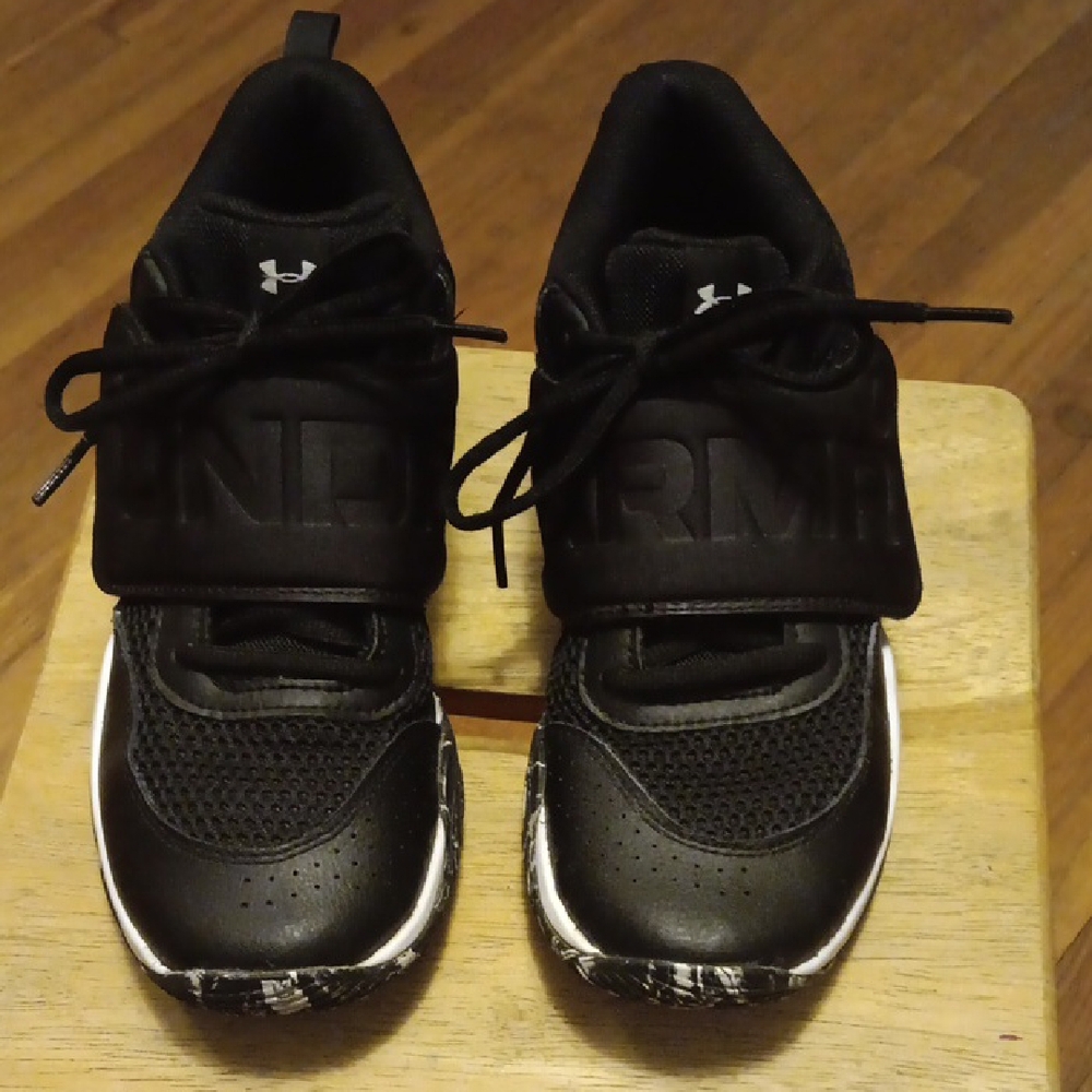 Under Armour Black and White Sneakers with Mesh Upper. Youth 6 Or Womens 7.